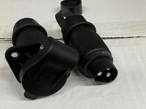 Złącze  Dometic 3-pin plug in system obc.25A 24V